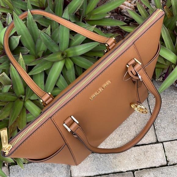 Michael Kors Large Charlotte Top Zip Tote Leather - Picture 5 of 16